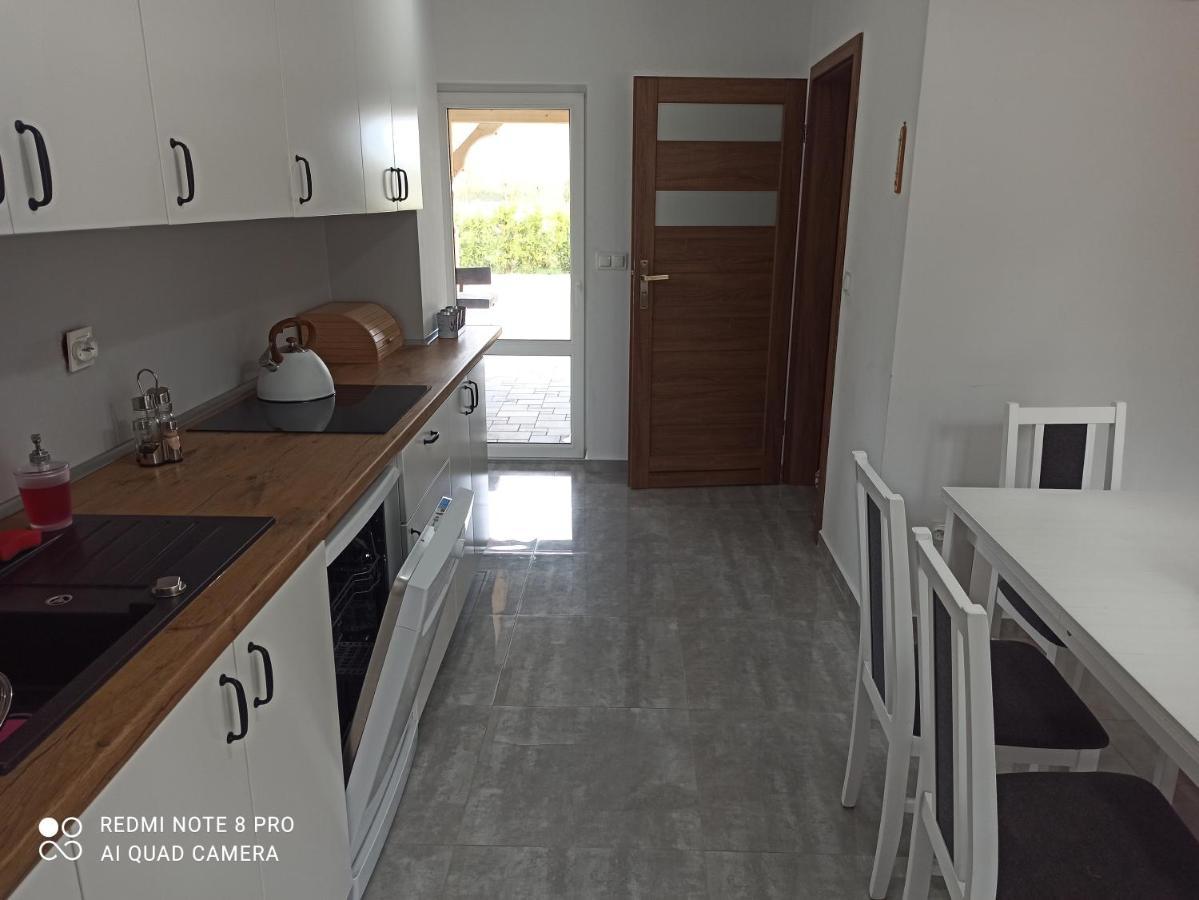 Apartameny Wiktoria I Nikola W Karwiku Pisz Exteriör bild