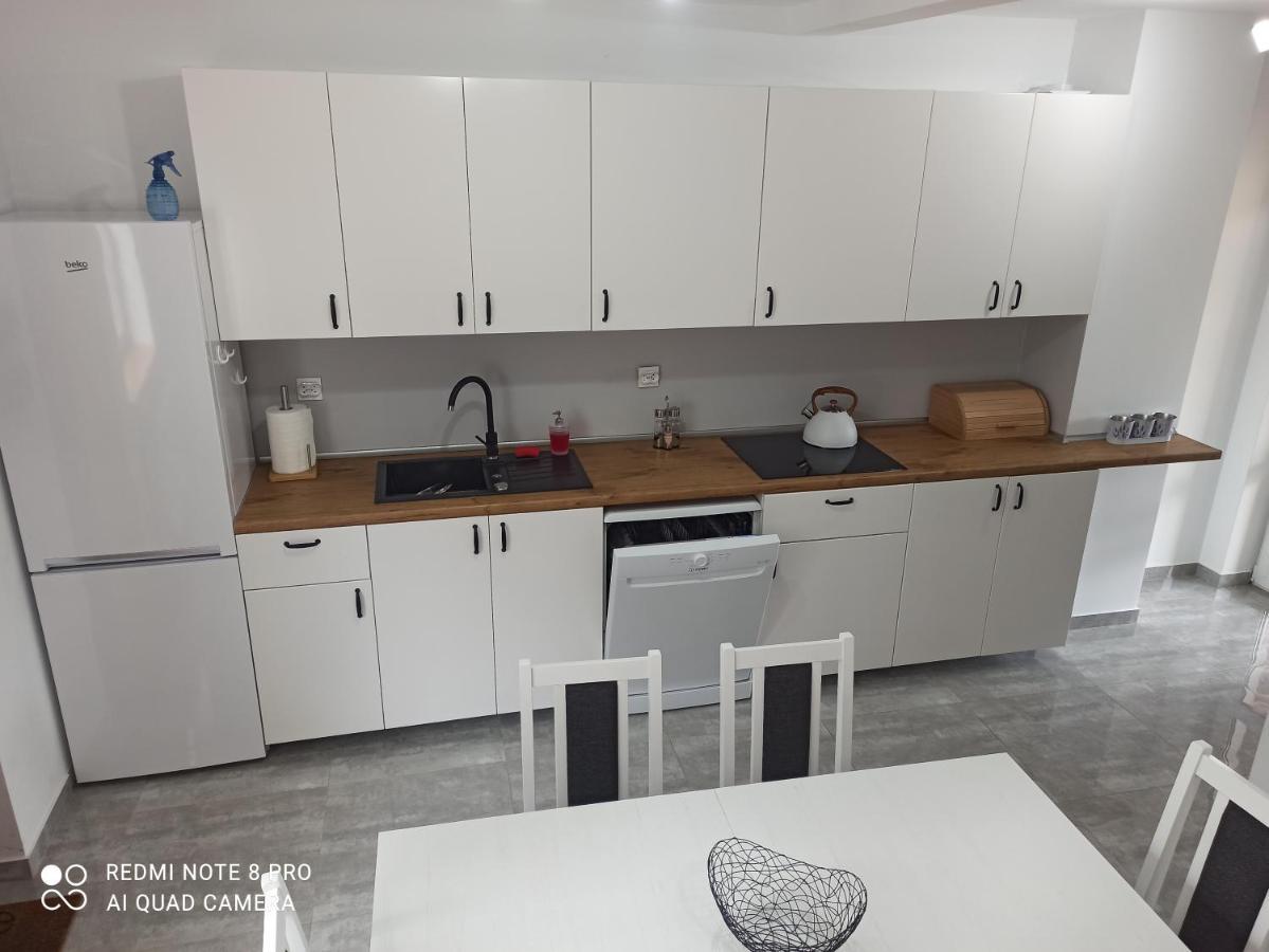 Apartameny Wiktoria I Nikola W Karwiku Pisz Exteriör bild
