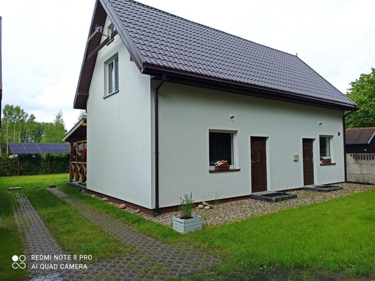 Apartameny Wiktoria I Nikola W Karwiku Pisz Exteriör bild