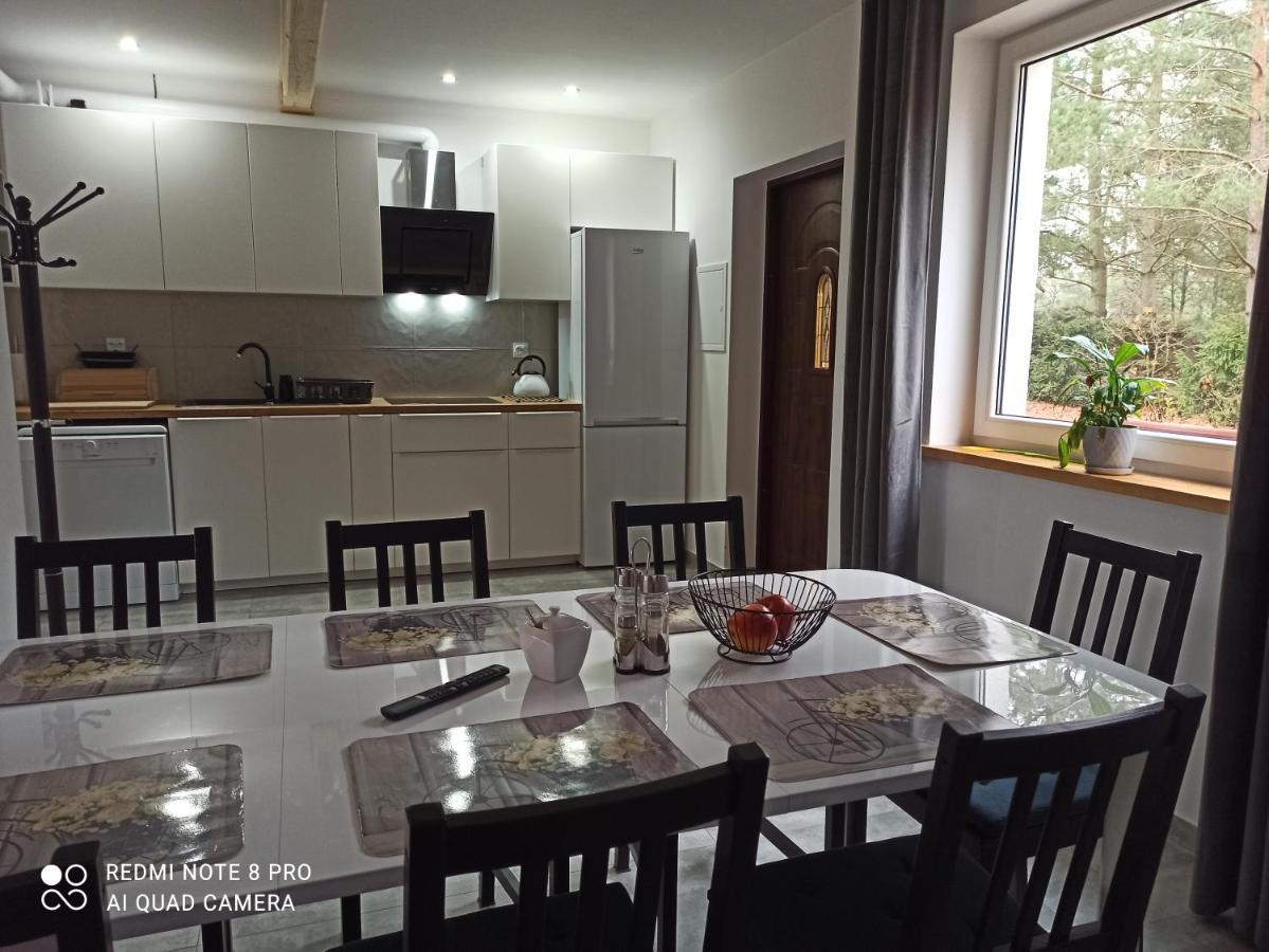 Apartameny Wiktoria I Nikola W Karwiku Pisz Exteriör bild