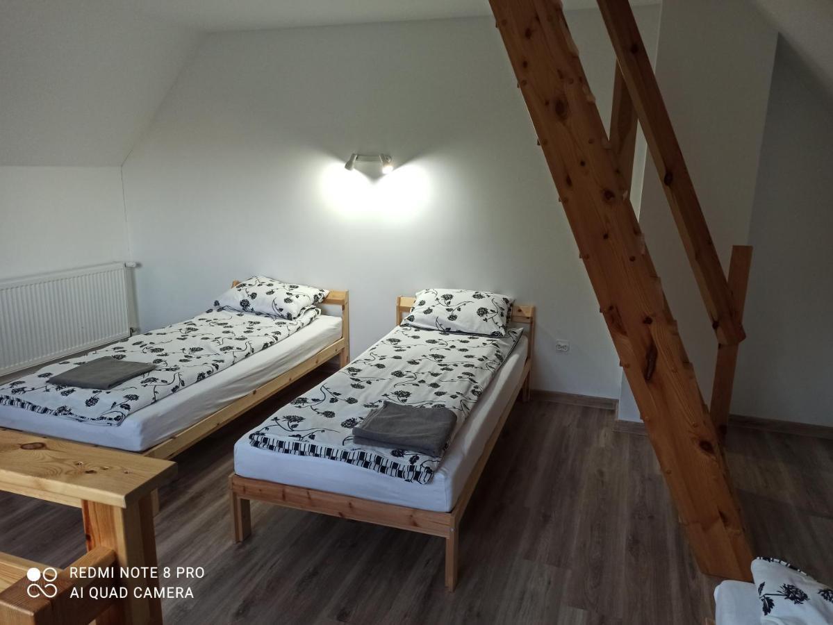 Apartameny Wiktoria I Nikola W Karwiku Pisz Exteriör bild