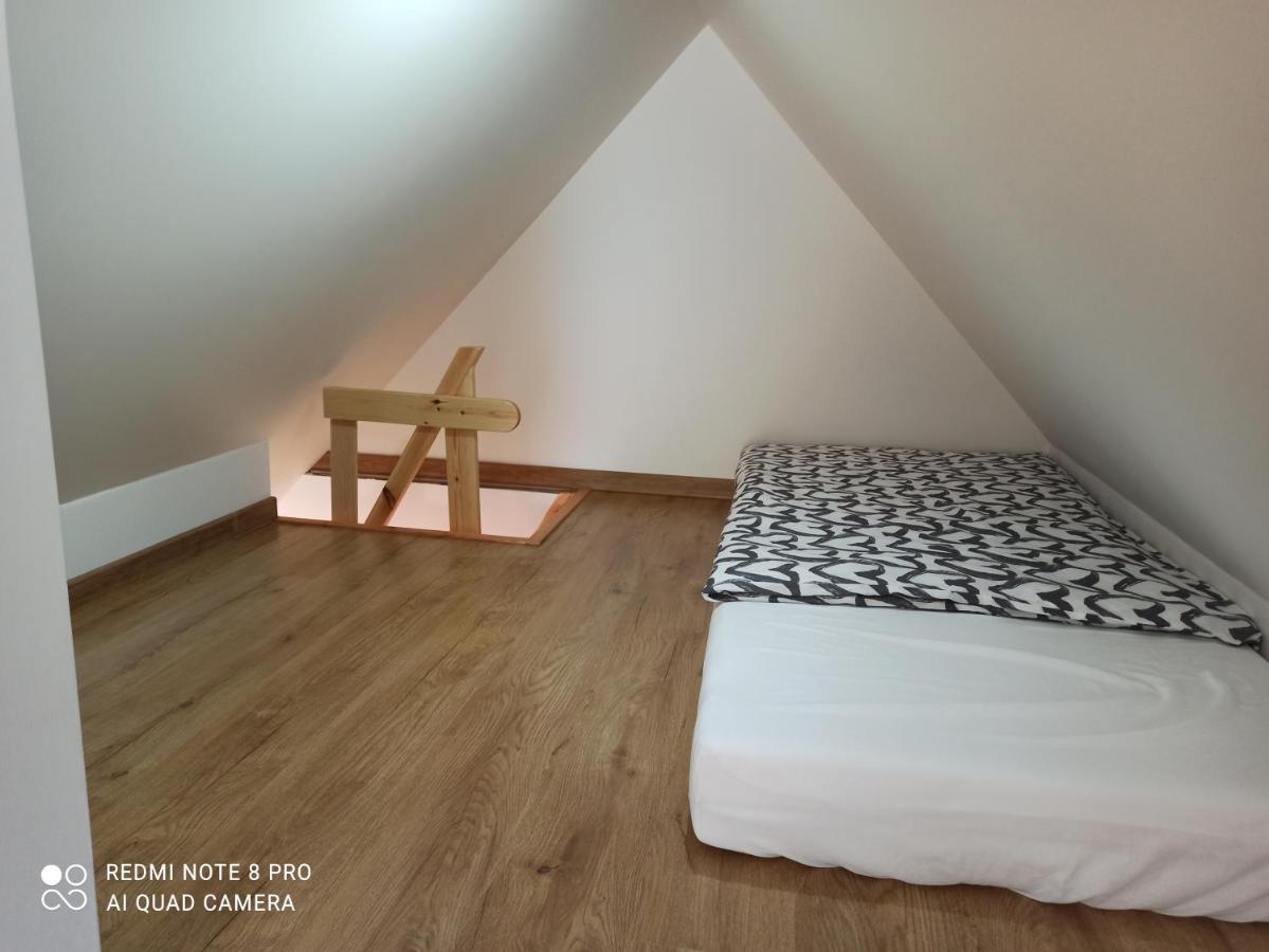 Apartameny Wiktoria I Nikola W Karwiku Pisz Exteriör bild