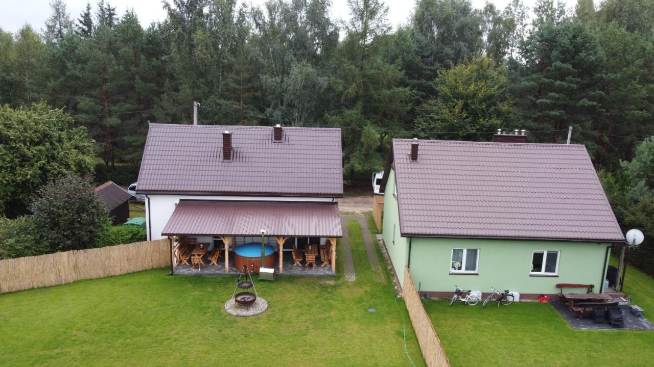 Apartameny Wiktoria I Nikola W Karwiku Pisz Exteriör bild